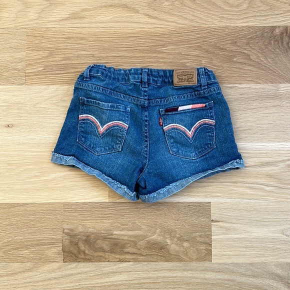 Levi’s Girls’ Shorty Shorts - Picture 2 of 3
